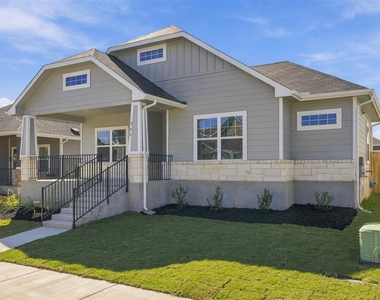 204 Ashby Dr - Photo Thumbnail 1