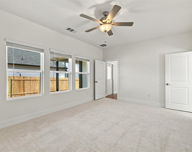 204 Ashby Dr - Photo Thumbnail 18
