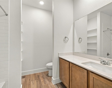 204 Ashby Dr - Photo Thumbnail 16