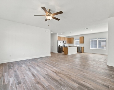 204 Ashby Dr - Photo Thumbnail 11