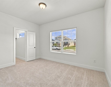 204 Ashby Dr - Photo Thumbnail 14