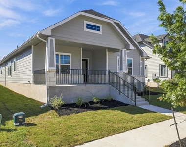 204 Ashby Dr - Photo Thumbnail 2