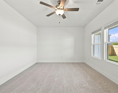 204 Ashby Dr - Photo Thumbnail 17