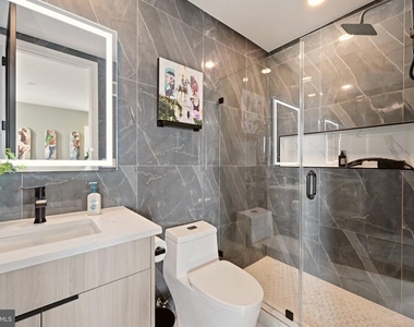 2305 Nicholson Street Se - Photo Thumbnail 14