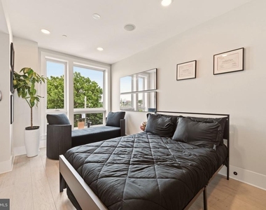 2305 Nicholson Street Se - Photo Thumbnail 17