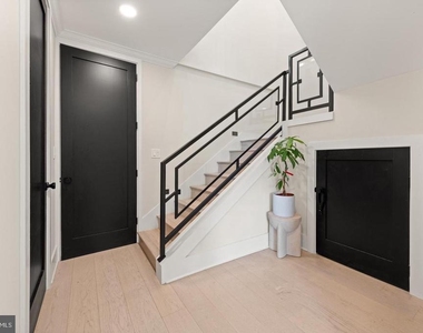 2305 Nicholson Street Se - Photo Thumbnail 9