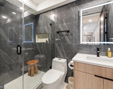 2305 Nicholson Street Se - Photo Thumbnail 8