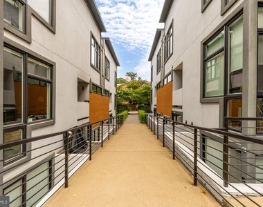 3915 Fulton Street Nw - Photo Thumbnail 2