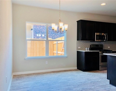 2925 Bridekirk Dr - Photo Thumbnail 5