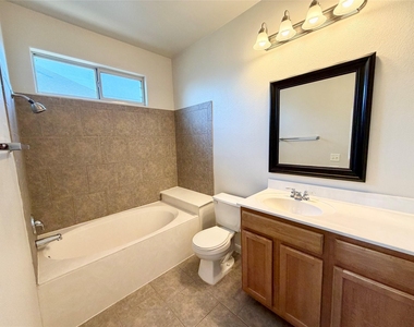 2406 Allred Dr - Photo Thumbnail 9