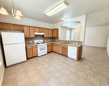 2406 Allred Dr - Photo Thumbnail 6