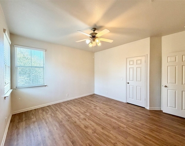 2406 Allred Dr - Photo Thumbnail 10