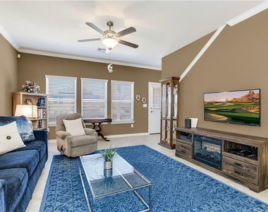 10504 Crescendo Ln - Photo Thumbnail 13