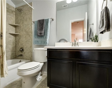 10504 Crescendo Ln - Photo Thumbnail 9