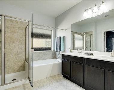 10504 Crescendo Ln - Photo Thumbnail 6