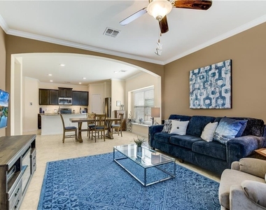 10504 Crescendo Ln - Photo Thumbnail 12