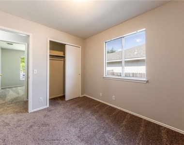 15102 Nuttall Dr - Photo Thumbnail 25