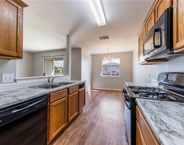 15102 Nuttall Dr - Photo Thumbnail 12