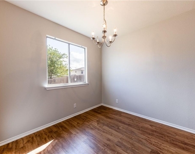 15102 Nuttall Dr - Photo Thumbnail 7