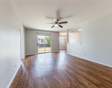 15102 Nuttall Dr - Photo Thumbnail 3
