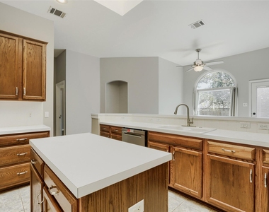 1408 Colby Ln - Photo Thumbnail 13