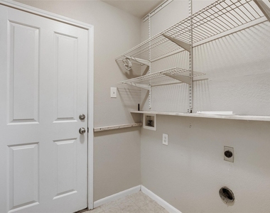 1408 Colby Ln - Photo Thumbnail 32