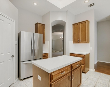 1408 Colby Ln - Photo Thumbnail 12