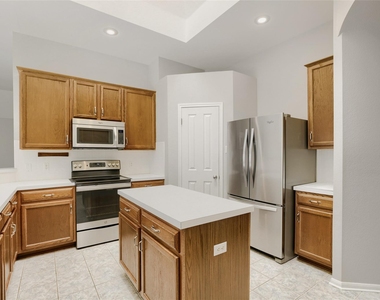 1408 Colby Ln - Photo Thumbnail 11