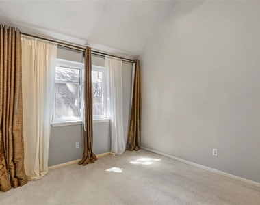1408 Colby Ln - Photo Thumbnail 27