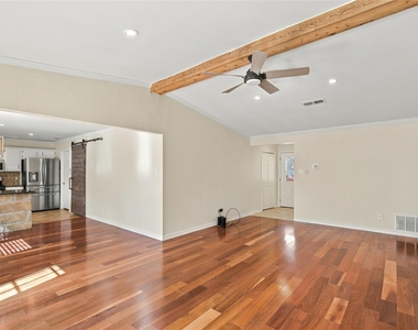 7700 Banpass Ln - Photo Thumbnail 4