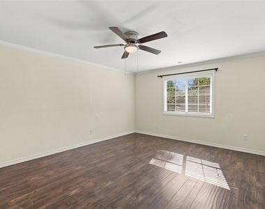 7700 Banpass Ln - Photo Thumbnail 11