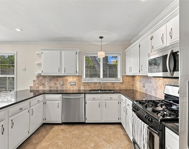 7700 Banpass Ln - Photo Thumbnail 6
