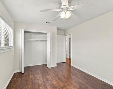 7700 Banpass Ln - Photo Thumbnail 16