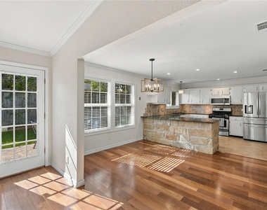 7700 Banpass Ln - Photo Thumbnail 5
