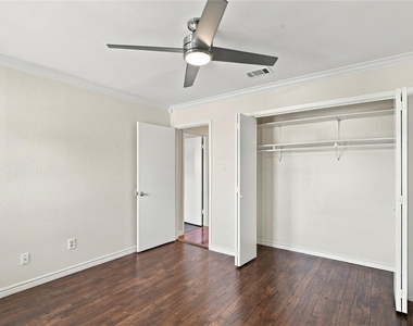 7700 Banpass Ln - Photo Thumbnail 18