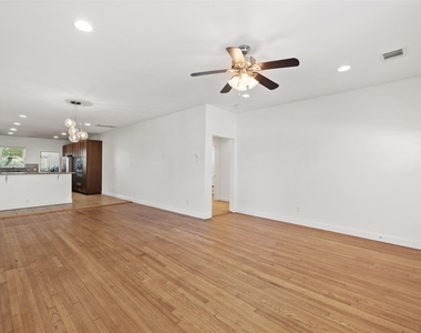 3203 E 18th St - Photo Thumbnail 3