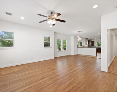 3203 E 18th St - Photo Thumbnail 4