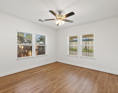 3203 E 18th St - Photo Thumbnail 14