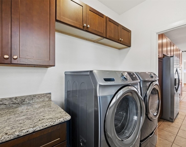 3203 E 18th St - Photo Thumbnail 24
