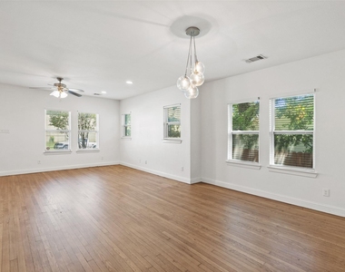 3203 E 18th St - Photo Thumbnail 2