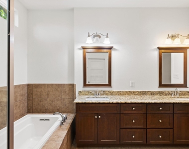 3203 E 18th St - Photo Thumbnail 20