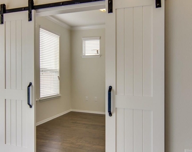 13910 Osmarea Dr - Photo Thumbnail 8