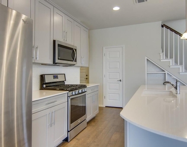 13910 Osmarea Dr - Photo Thumbnail 10