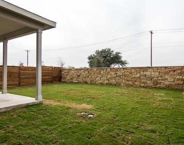 13910 Osmarea Dr - Photo Thumbnail 23