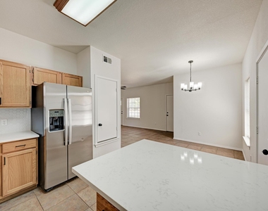407 Bent Wood Dr - Photo Thumbnail 16