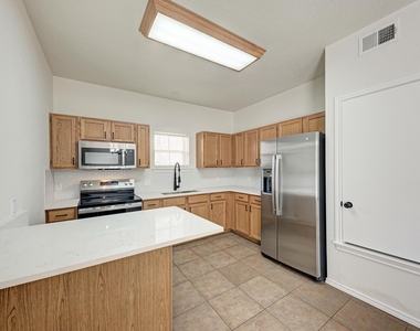 407 Bent Wood Dr - Photo Thumbnail 14