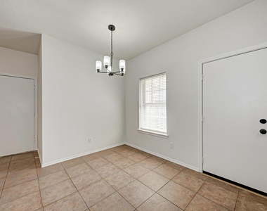 407 Bent Wood Dr - Photo Thumbnail 12