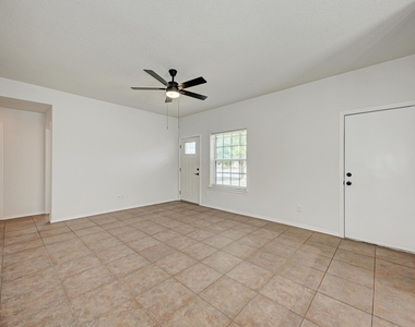 407 Bent Wood Dr - Photo Thumbnail 9