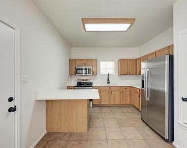 407 Bent Wood Dr - Photo Thumbnail 13