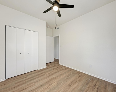 407 Bent Wood Dr - Photo Thumbnail 21